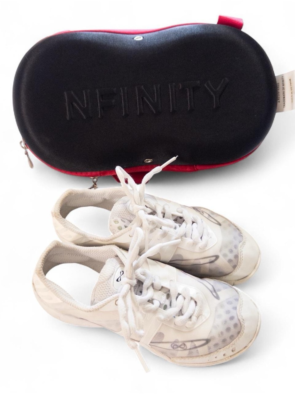 Nfinity Vengeance Cheer Shoes Youth 3 White w/ Case